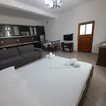 Albert Guest House 3* Borsh