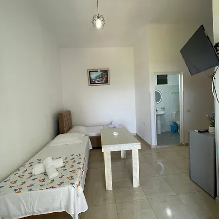 Albert Guest House Pensjonat Borsh