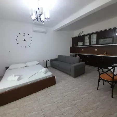 Albert Guest House Pensjonat 3*