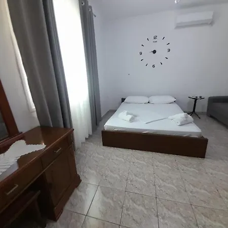 Albert Guest House Pensjonat Borsh